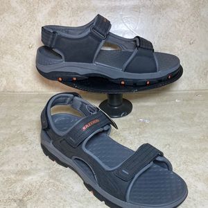 NWT Mens Skechers “garo” sandals (vegan) in size 12 black